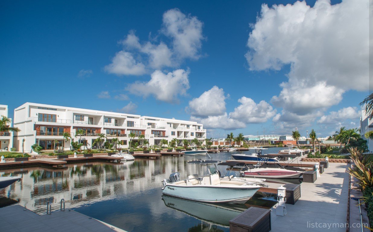 Arvia 4-Bed Maisonette | Private Dock | $75K Furniture | Canal Views | FSBO