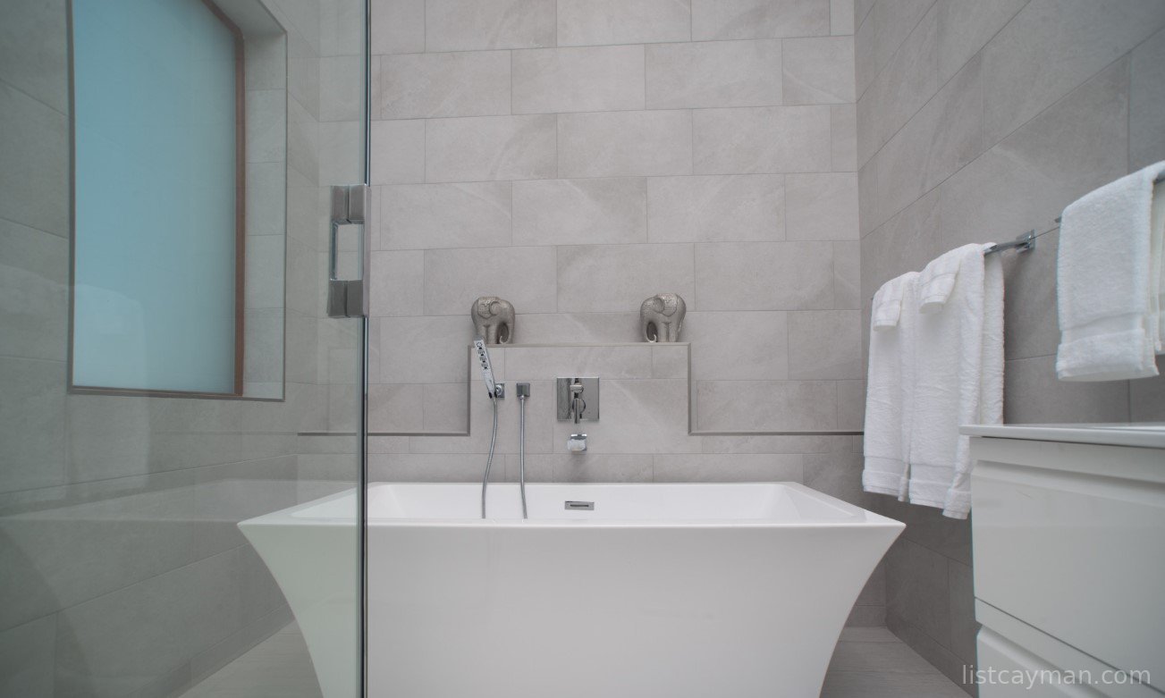 Arvia 4-Bed Maisonette | Private Dock | $75K Furniture | Canal Views | FSBO photo 3