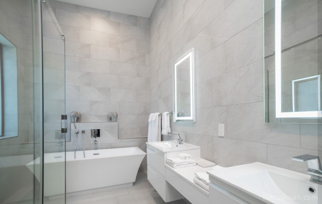 Arvia 4-Bed Maisonette | Private Dock | $75K Furniture | Canal Views | FSBO photo 6