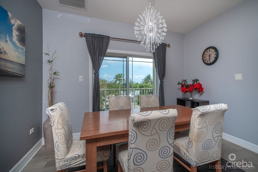 Valencia's Heights photo 4