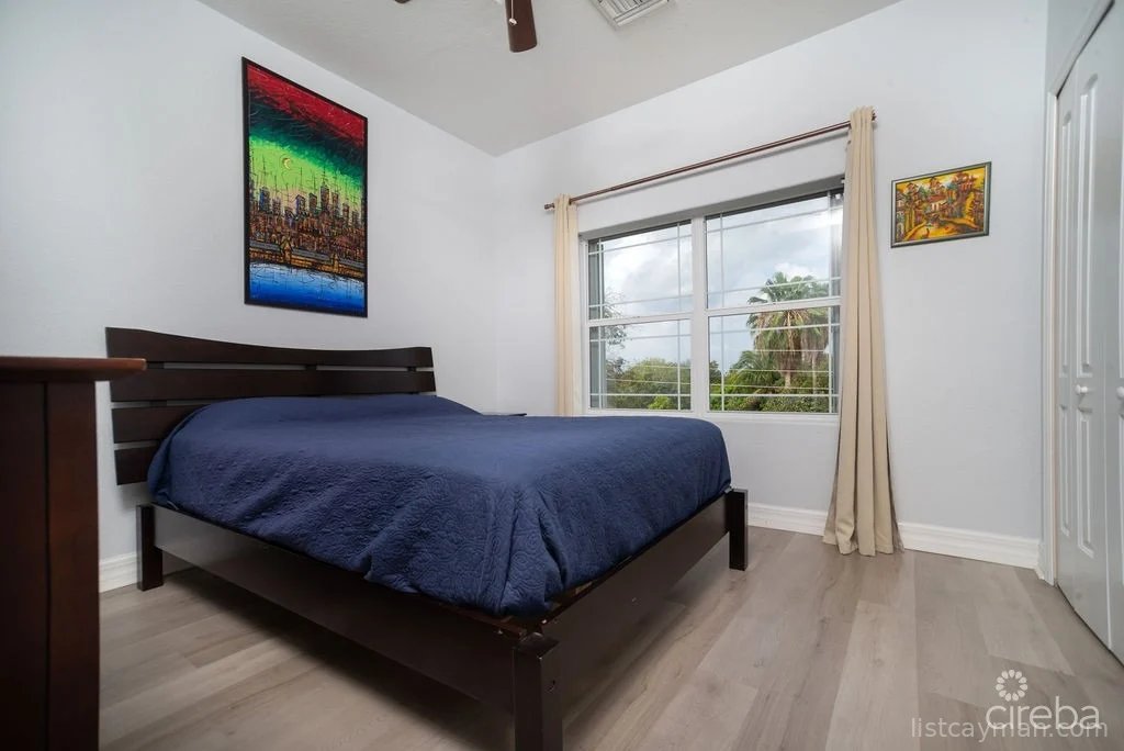 Valencia's Heights photo 3