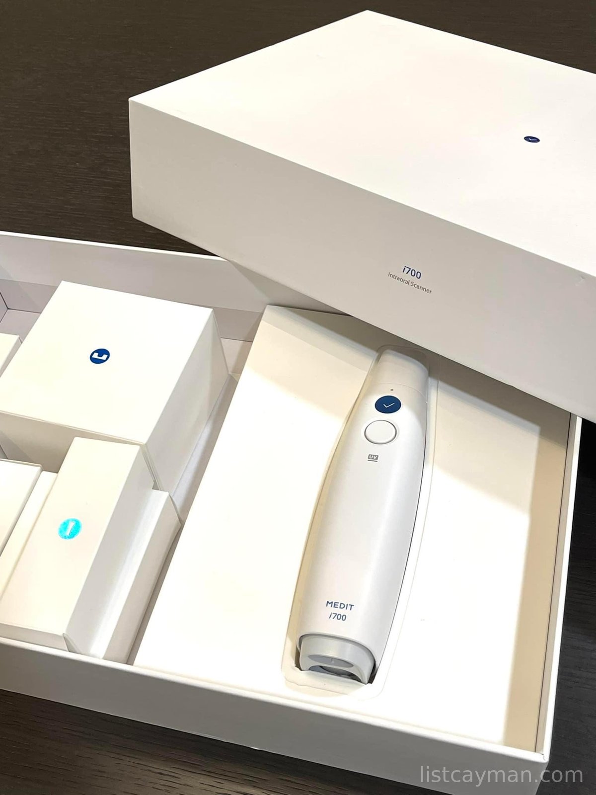 Medit i700 Wireless 3D Intraoral Dental Scanner photo 2